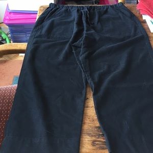 Maxim black linen combo Capri M